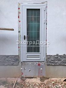 Противопожарные двери со стеклом от производителя в Раменском  купить